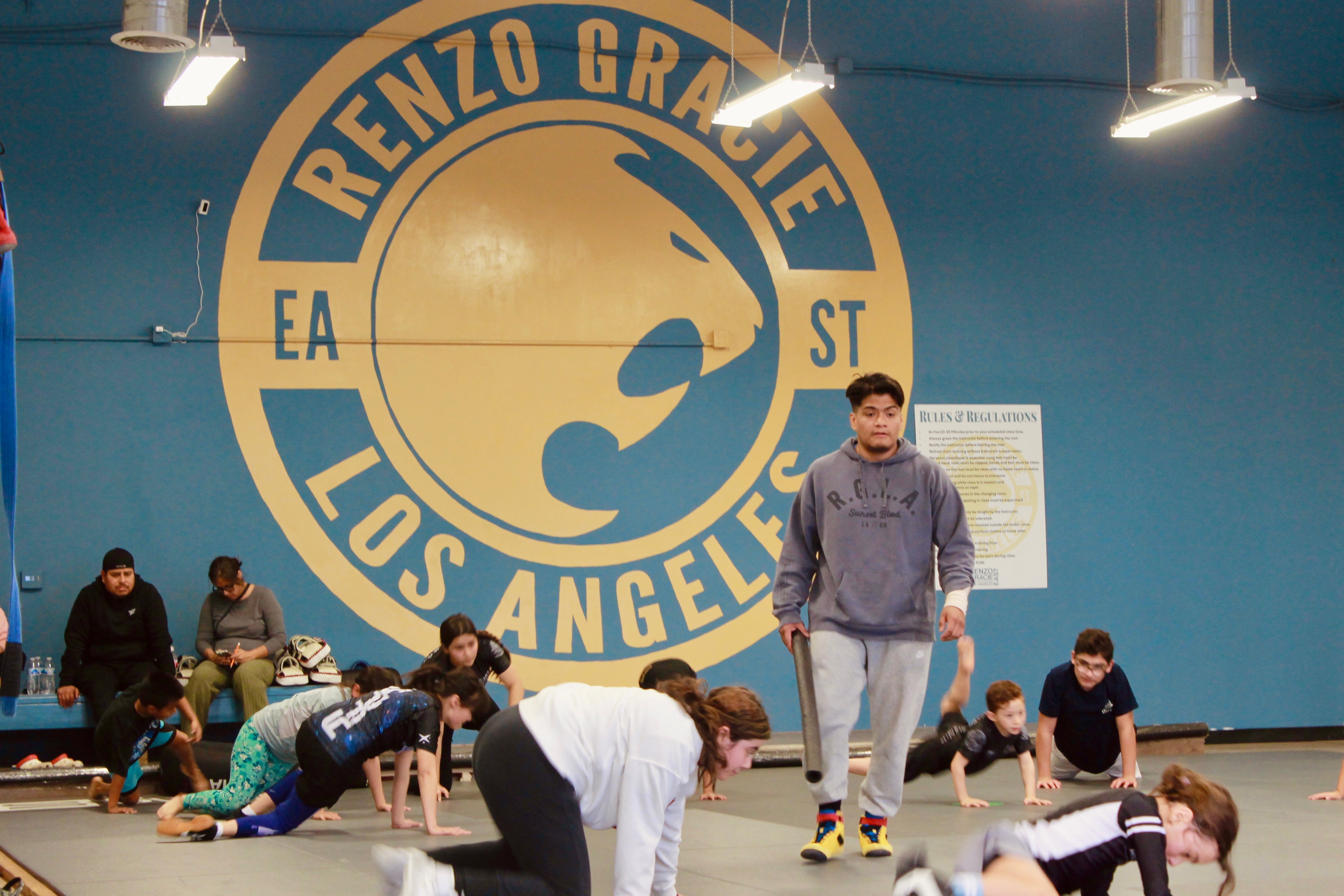 Kids wrestling drilling